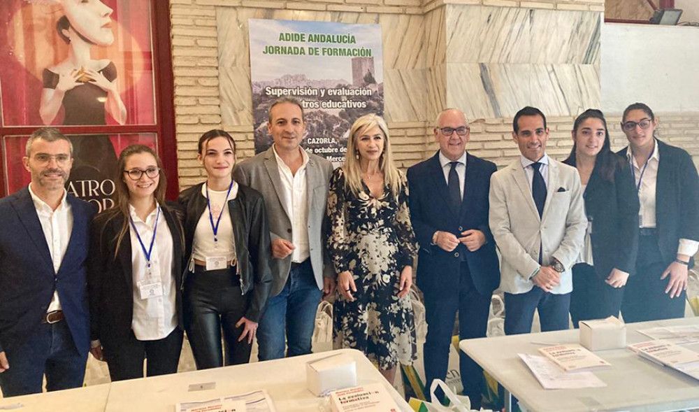La consejera de educación avanza que los inspectores tendrán un "papel preferente" en la formación de los nuevos docentes funcionarios