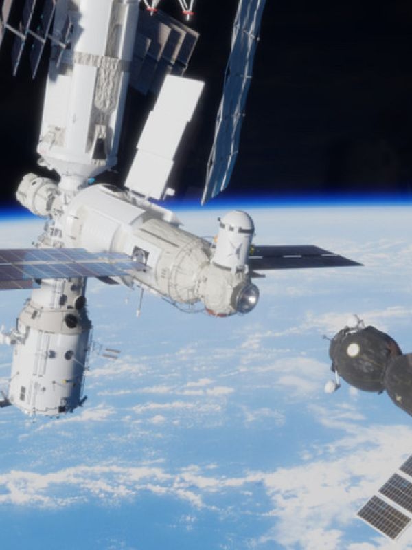 Los miembros de la Expedición 66 abandonan la Estación Espacial Internacional con destino a la Tierra