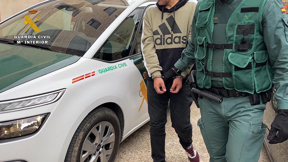 Detenido un atracador de bancos reincidente tras amenazar a punta de pistola y sustraer 4.000 euros en una sucursal de La Rioja