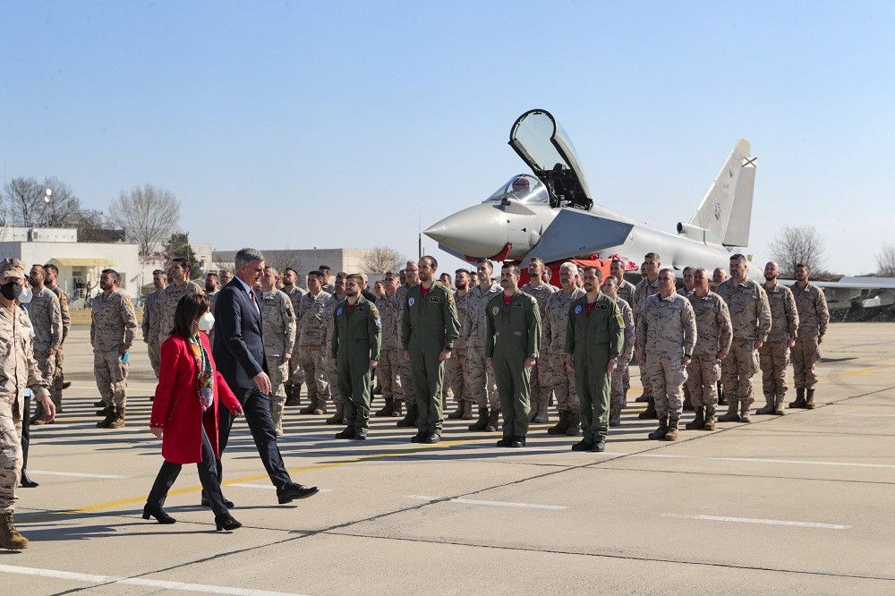 Alerta de despegue mientras la ministra de Defensa visitaba al contingente español destinado en Bulgaria
