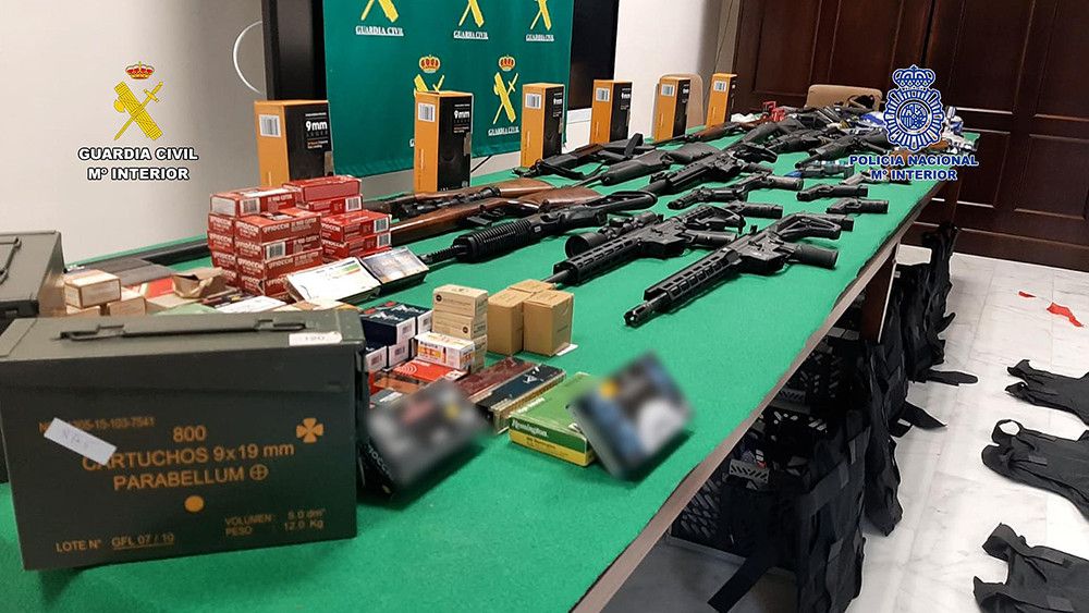 Desmantelada una trama especializada en la compraventa de armas y la fabricación ilegal de munición en Jaén