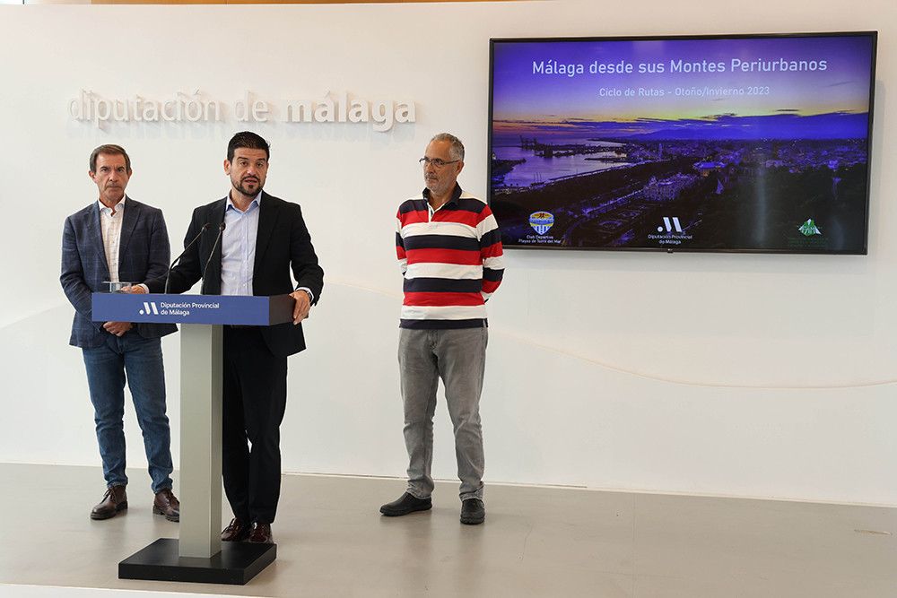 La Diputación apoya una iniciativa senderista para recorrer diez montes del entorno de Málaga