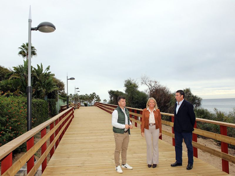 El Ayuntamiento suma otro tramo de Paseo Marítimo de casi 200 metros en Las Chapas con la conexión de las avenidas Jardines de las Golondrinas y del Naviero
