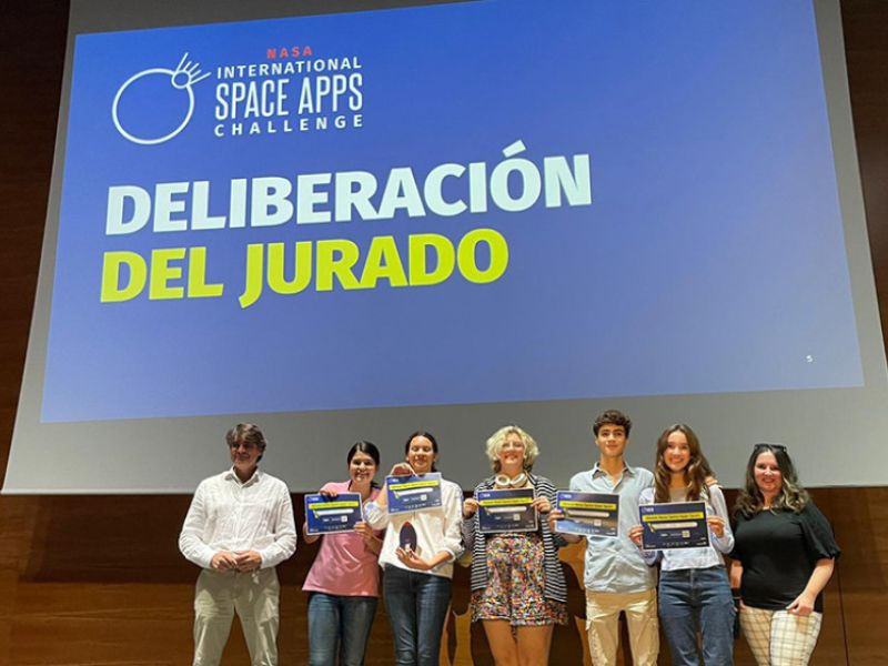 Seis jóvenes matemáticos, ingenieros y físicos y cinco estudiantes andaluces ganan el NASA International Space Apps Sevilla