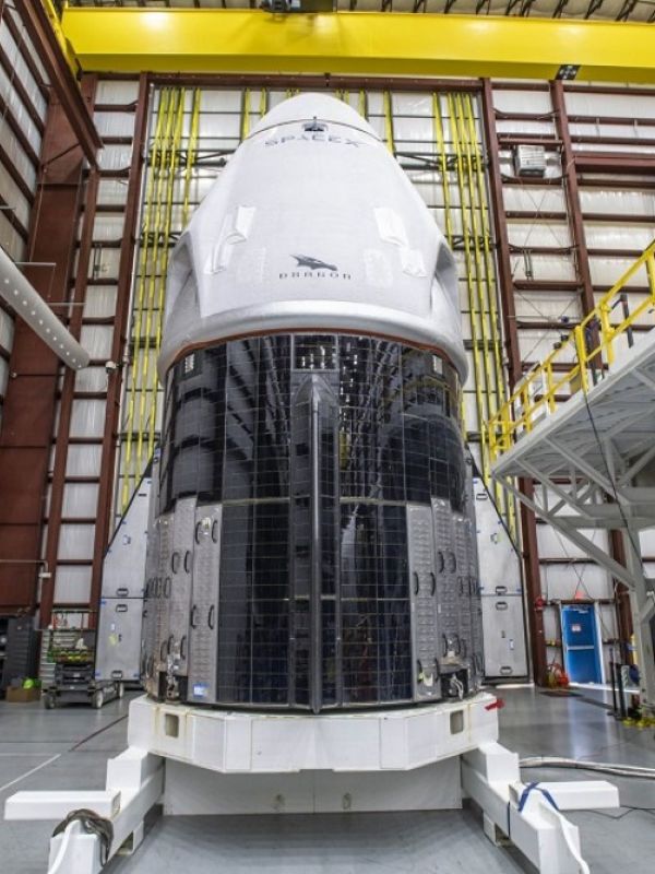 La nave espacial de la misión Crew-1 llega al Complejo de Lanzamiento Espacial