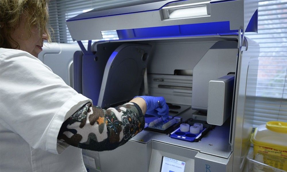Las autonomías disponen de 30 centros más para hacer pruebas de PCR