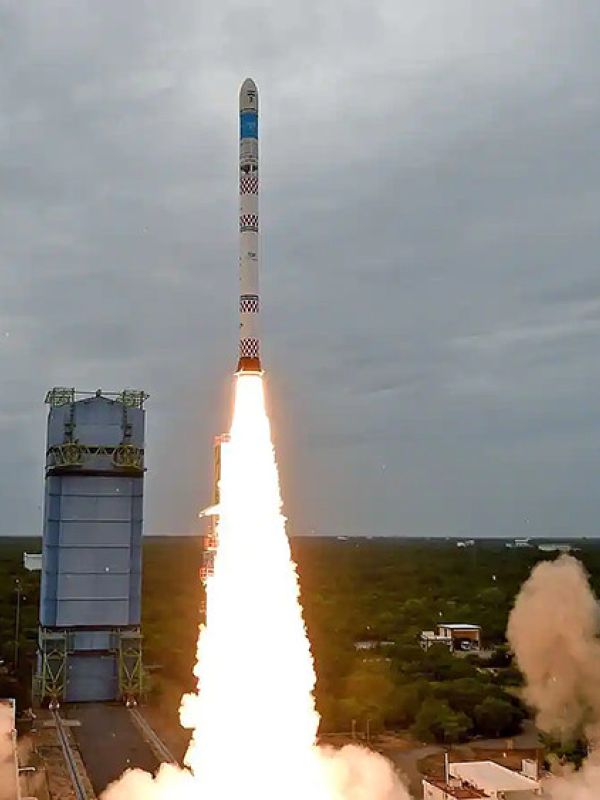 La India lanza al espacio su primer cohete privado Vikram-S