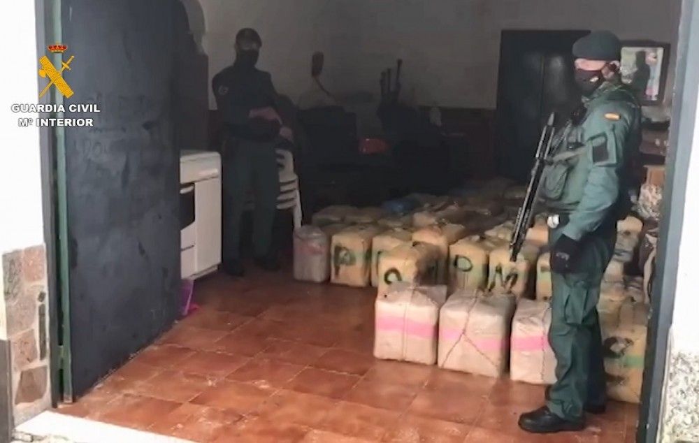 La Guardia Civil detiene a 36 personas por introducir y distribuir hachís en Málaga y Cádiz