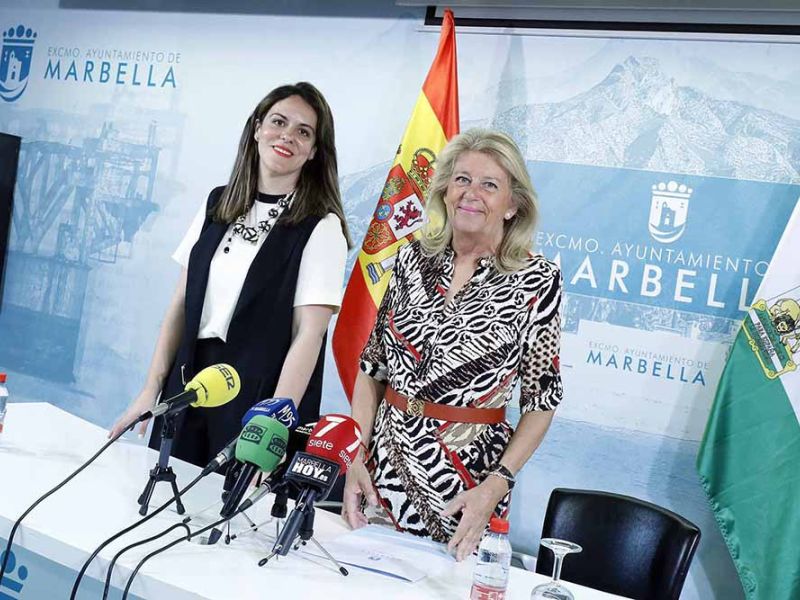 El Ayuntamiento muestra su rechazo a un requerimiento de Costas que obliga a eliminar una escollera creada de emergencia para impedir el derrumbe del Paseo Marítimo en la playa de Casablanca