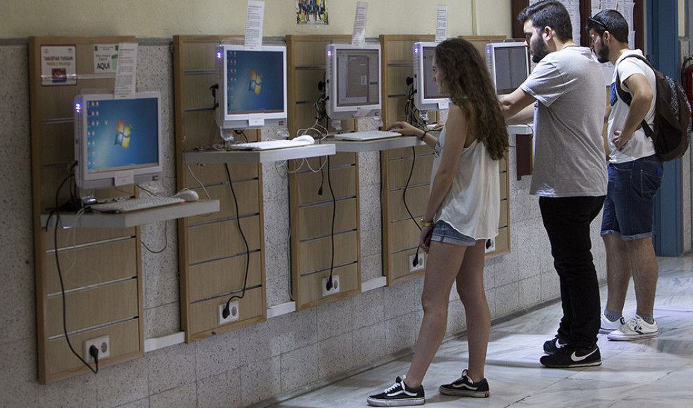 Enfermería, Medicina y Educación Primaria son las titulaciones universitarias más solicitadas en Andalucía