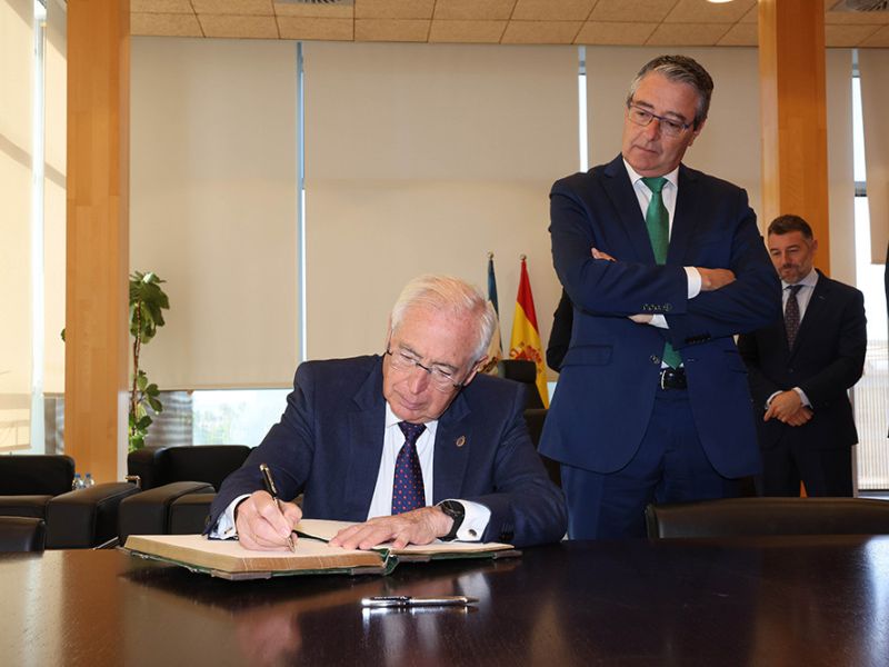 La Diputación Provincial y la Ciudad Autónoma de Melilla estudian acciones de promoción conjunta en asuntos turísticos y agroalimentarios