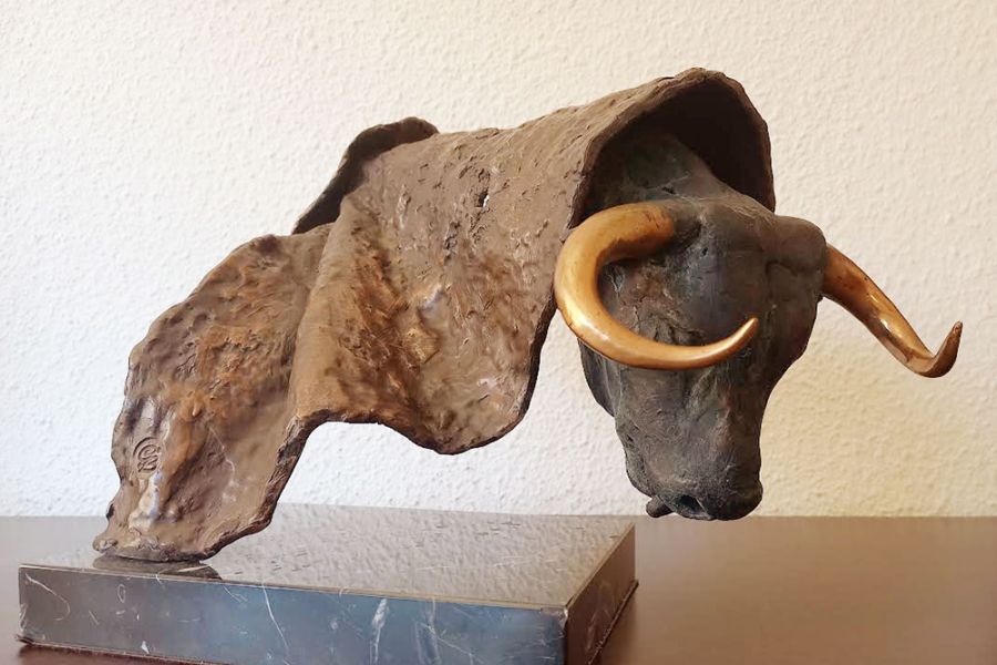 El centro cultural MVA de la Diputación acoge la exposición ‘Taurokathapsia\' del artista y veterinario Luis Alberto Calvo