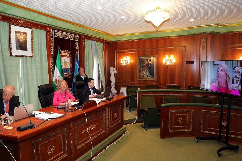El Pleno aprueba por unanimidad la concesión del título de Ciudadano Honorario a 15 personalidades del municipio que destacan por su trayectoria personal y profesional