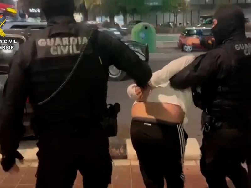 La Guardia Civil desarticula una organización criminal dedicada a estafar telemáticamente a empresas