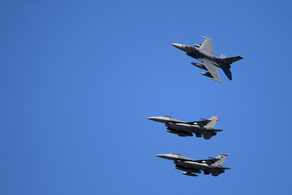 El Pentágono desplaza un escuadrón de F-16 a Oriente Medio para proteger a sus tropas desplegadas en Irak y Siria