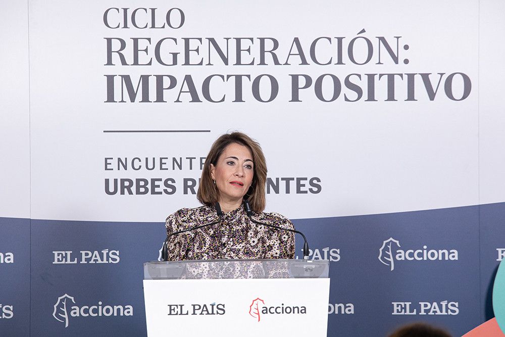 La ministras de Transportes afirma que hay voluntad de mantener los descuentos en el precio de los abonos de transporte en 2024, si continúa en el Gobierno