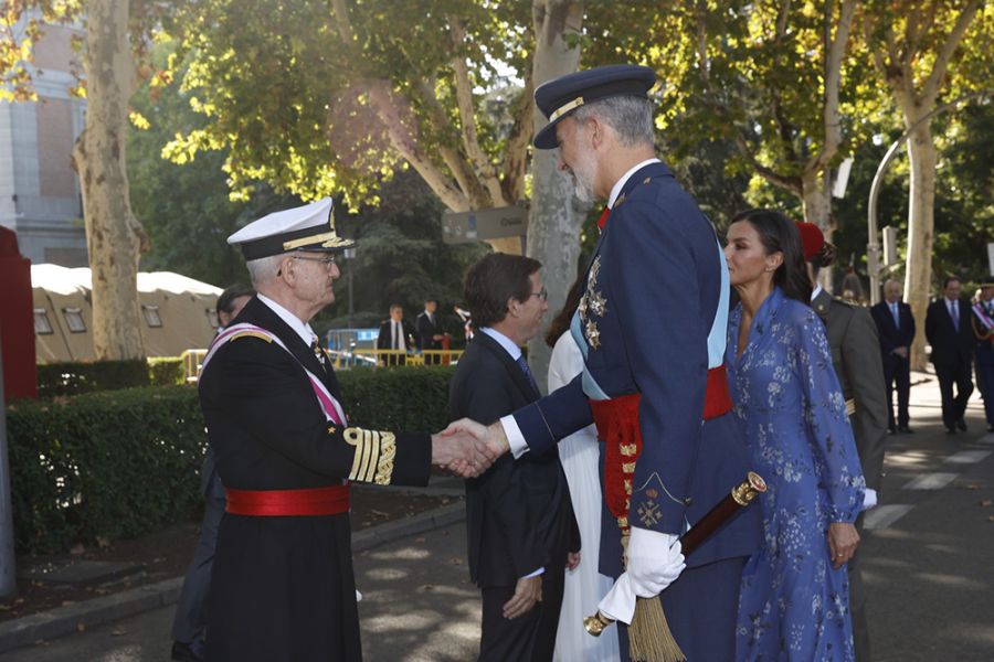 Los reyes, acompañados de la princesa de Asturias, presiden los actos por el Día de la Fiesta Nacional