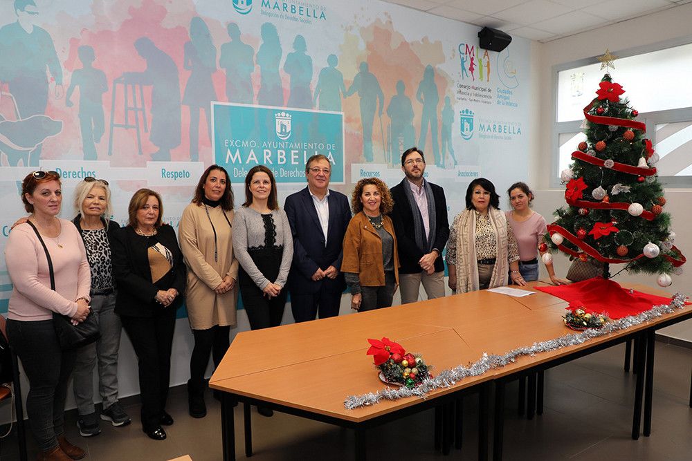 Hidralia pone en marcha una nueva edición de su campaña de entrega de juguetes y caramelos