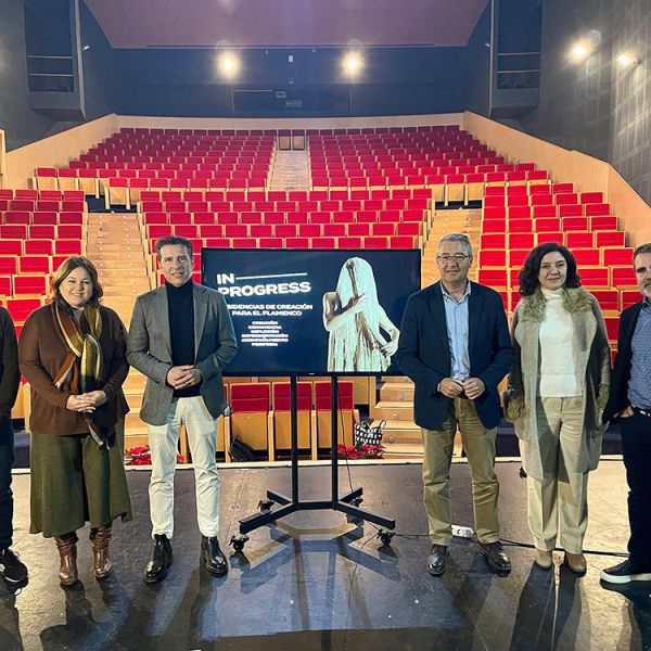 La Diputación buscará fórmulas de colaboración con In-Progress, el proyecto de residencias y creación en torno al flamenco de Torrox
