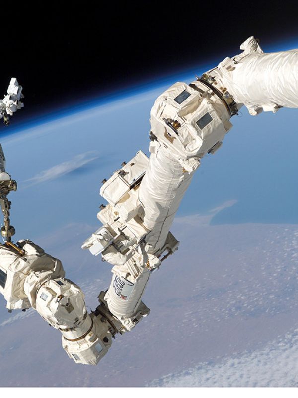 Astronautas norteamericanos y europeos realizarán durante este mes dos caminatas espaciales