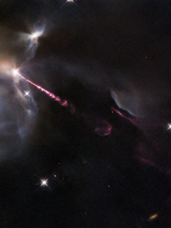 El Hubble observa el estallido de una estrella infantil