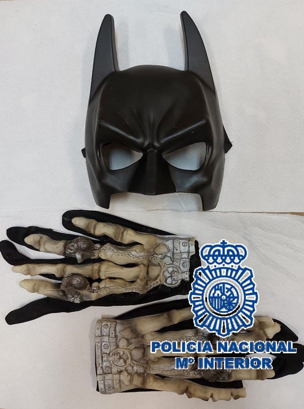 La Policía Nacional detiene en Málaga a un hombre atrincherado en su vivienda tras la comisión de dos atracos a panaderías