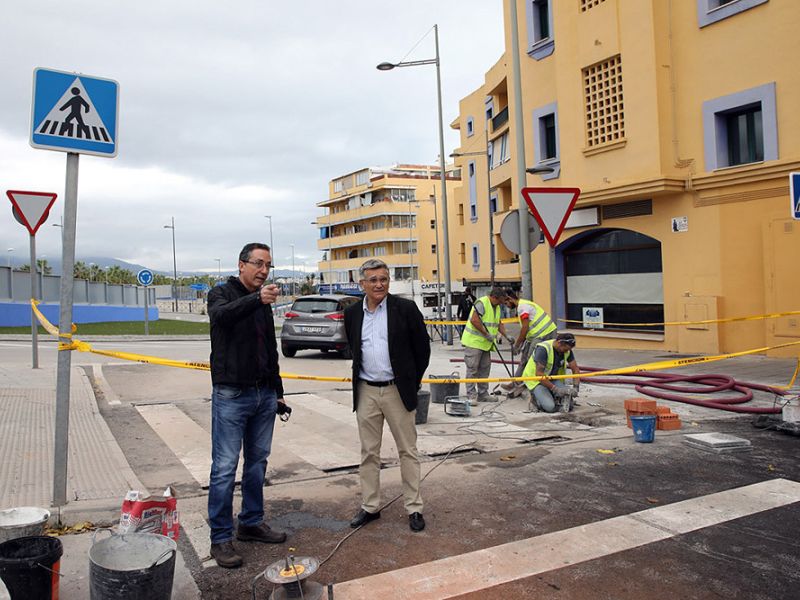 El Ayuntamiento mejora la seguridad vial en el Bulevar de San Pedro con la implantación de once pasos peatonales inteligentes retroiluminados de tecnología LED