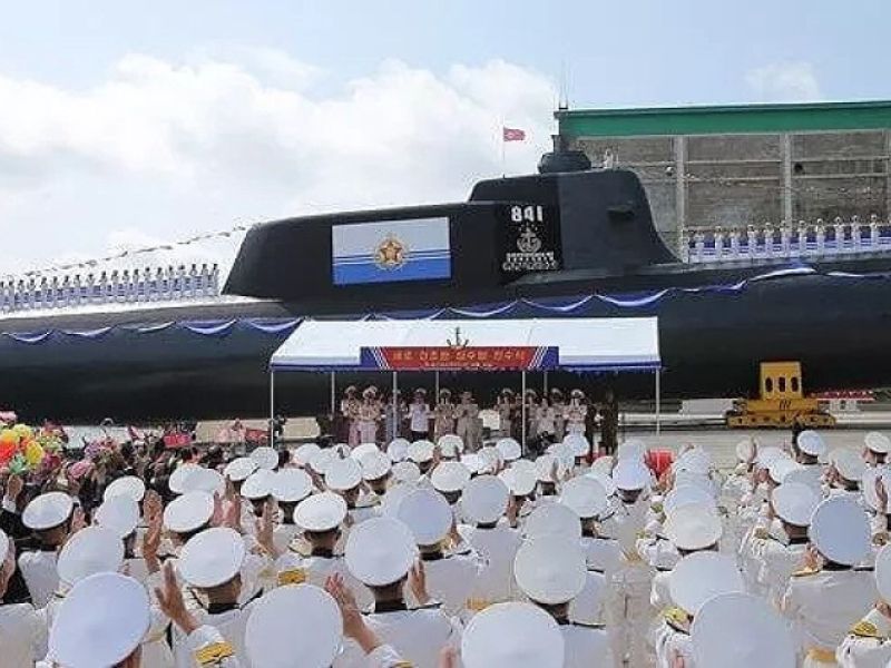 Corea del Norte pone en servicio su primer submarino de ataque nuclear táctico