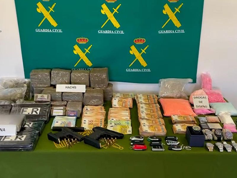 La Guardia Civil desarticula en Ibiza una organización criminal dedicada al tráfico de drogas y blanqueo de capitales entre Sudamérica y Europa