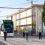 <p style="text-align: justify;">Las unidades realizan el primer recorrido completo de día para comprobar la integración del tren con sistemas e infraestructuras.</p>
 
<p style="text-align: justify;">La&nbsp;Consejería de Fomento y Movilidad&nbsp;ha reanudado las&nbsp;pruebas con trenes en circulación por&nbsp;el trazado de&nbsp;la Prolongación Sur del&nbsp;Metro de Granada, entre Armilla, Churriana de la Vega y Las Gabias. Estas pruebas se desarrollan en el trazado completo de la ampliación,&nbsp;desde la parada final de la actual línea en Armilla hasta&nbsp;la parada término de&nbsp;Las Gabias. Las unidades realizaron así el primer recorrido completo a plena luz del día, dando continuidad a los test que ya se realizaron a finales de marzo, y en la madrugada del pasado 31 de julio.</p>
<p style="text-align: justify;">El consejero de Fomento y Movilidad,&nbsp;Mario Muñoz-Atanet, ha resaltado que "hoy se da un nuevo paso para que el Metro de Granada llegue a los vecinos de Churriana de la Vega y Las Gabias". "Hace un mes ya se hizo el trazado completo, pero hoy se ha realizado&nbsp;por primera vez de día y con dos unidades", ha detallado el consejero, que ha remarcado que es "una imagen que muestra que&nbsp;cada vez estamos más cerca&nbsp;del objetivo marcado por el Gobierno de Juanma Moreno&nbsp;de poner en funcionamiento esta prolongación con todas las garantías de seguridad y funcionalidad".</p>
<p style="text-align: justify;">Estas pruebas se encuadran dentro de las actividades finales del contrato de ejecución de las instalaciones de la prolongación Sur, que requieren&nbsp;certificar que el tren se integra&nbsp;perfectamente, no sólo&nbsp;con la infraestructura, sino también con el conjunto de&nbsp;los sistemas de energía y comunicaciones&nbsp;de los que está provisto la nueva infraestructura, al objeto de garantizar la futura explotación comercial.</p>
<p style="text-align: justify;">Estas pruebas, que tendrán continuidad el 29 de agosto entre las 8.00 y las 16.00,&nbsp;incorporan por primera vez un segundo tren circulando&nbsp;por el nuevo trazado. Los ensayos, que lleva a cabo la Agencia de Obra Pública de la Junta de Andalucía, responsable de la gestión del metropolitano, junto a las empresas contratistas y la asistencia técnica de las instalaciones de la Prolongación Sur, se circunscriben a los test para chequear la correcta integración de las unidades de material móvil en circulación con la plataforma de vía, la catenaria y otros sistemas ferroviarios.</p>
<p style="text-align: justify;">La&nbsp;circulación&nbsp;de trenes se realiza&nbsp;a velocidad limitada, desde unos cinco kilómetros por hora, lo que se denomina 'velocidad a paso de hombre', hasta una velocidad máxima de consigna de 30 kilómetros por hora. Como en las anteriores ocasiones, la tracción de las unidades se lleva a cabo mediante conducción a la vista, es decir, sin la supervisión de los sistemas de seguridad, ni del sistema de ayuda a la explotación, aún en fase de ejecución final.</p>
<p style="text-align: justify;">Los trenes circulan, en todo momento, asistidos por personal del contratista y asistencia técnica de las instalaciones de la Prolongación Sur, además de por la Agencia de Obra Pública. En aquellos cruces, intersecciones, o rotondas donde es necesario, se procede al corte momentáneo del tráfico rodado mediante señalistas con "banderas" al paso del metro, tal y como se ha comunicado a los tres ayuntamientos ubicados en el trazado de la prolongación.</p>
<p style="text-align: justify;">La&nbsp;Prolongación Sur del Metro de Granada,&nbsp;cuyas primeras obras se iniciaron en diciembre de 2023, ha concluido la ejecución de la obra civil (plataforma y superestructura de vía, reurbanización y marquesinas de parada), y se encuentra en la&nbsp;fase final de ejecución de las instalaciones y la señalización ferroviaria. Esta primera ampliación del metro, cofinanciada con fondos Next Generation, consta de un&nbsp;trazado de 4,6 kilómetros y siete paradas en&nbsp;los términos municipales de&nbsp;Armilla, Churriana de la Vega y Las Gabias, con una&nbsp;estimación de&nbsp;demanda de&nbsp;dos millones de viajeros al año.</p>