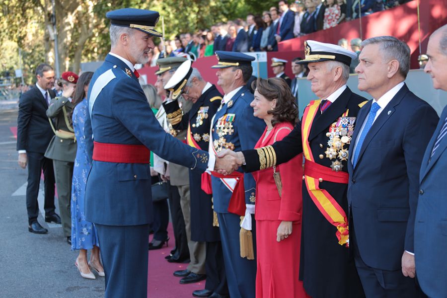 Los reyes, acompañados de la princesa de Asturias, presiden los actos por el Día de la Fiesta Nacional