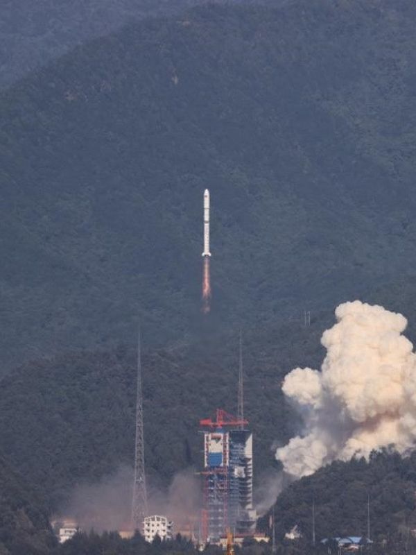 China lanza tres nuevos satélites de teledetección