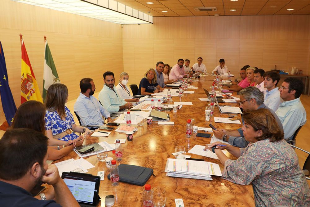 La alcaldesa anuncia que los Presupuestos Municipales de 2023 incluirán una batería de medidas fiscales y seguirán apostando por el gasto social y la inversión en equipamiento y obra pública