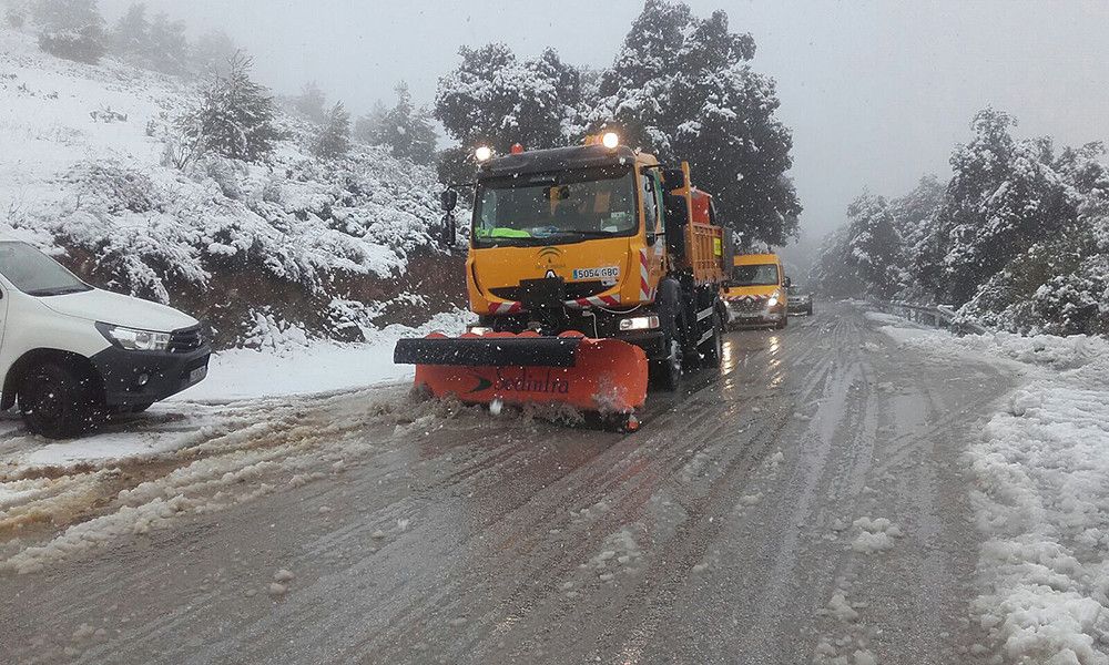 Imprescindible consultar el estado de las carreteras y llevar cadenas o neumáticos de invierno