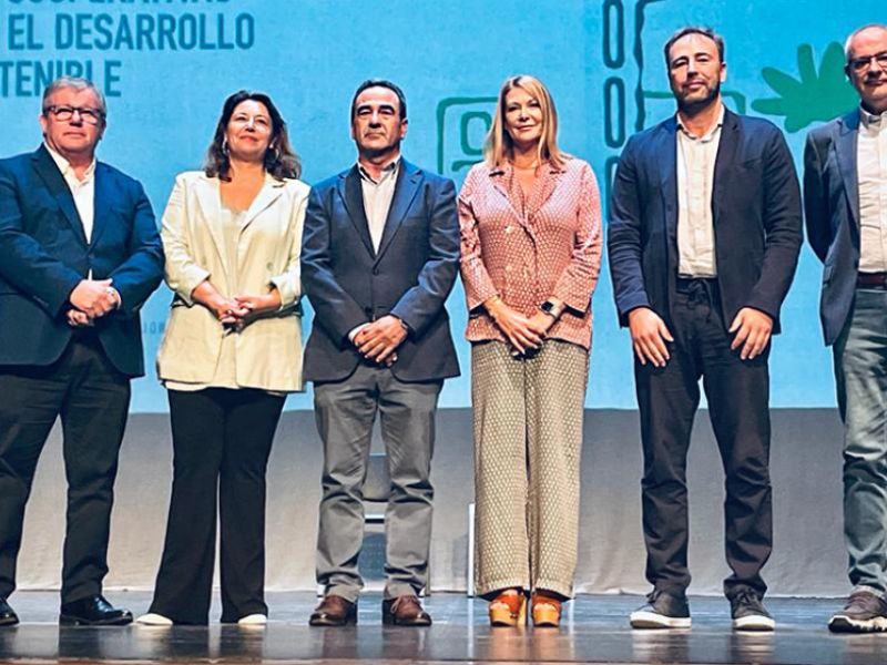 La consejera de Agricultura destaca que el cooperativismo agroalimentario andaluz supone el 6% del PIB de Andalucía
