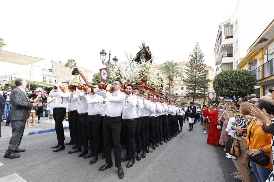 San Pedro Alcántara vive su Día Grande en honor del Patrón con un gran ambiente festivo y de devoción