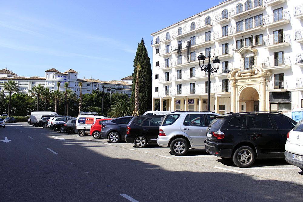 El Ayuntamiento culmina con antelación las obras de las calles Azalea y Azahar en Nueva Andalucía
