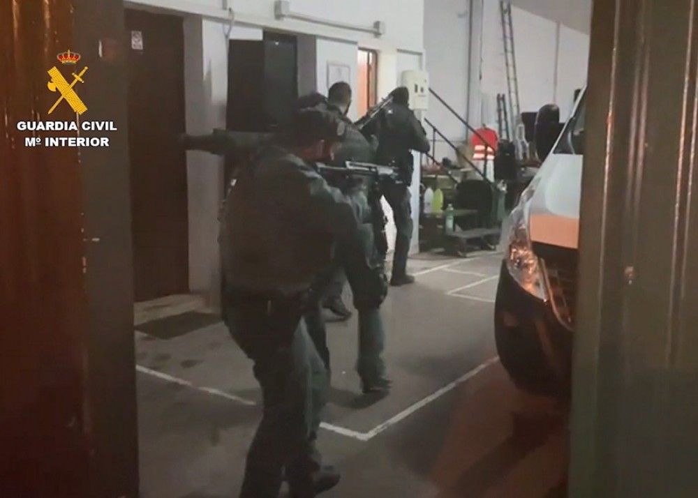 La Guardia Civil incauta más de dos toneladas de hachís en dos operaciones contra el narcotráfico en Benalmádena y Málaga