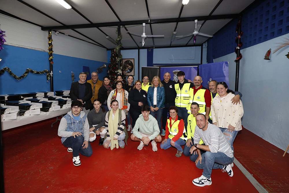 Colectivos ciudadanos y empresas de Marbella repartieron un millar de cenas de Nochebuena entre familias con menos recursos