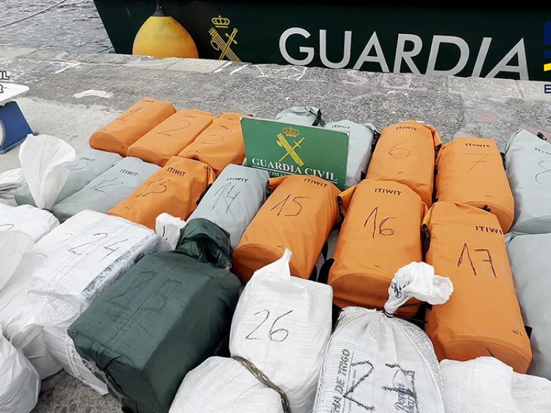 Interceptado un velero que transportaba 700 kilos de cocaína con destino a las Islas Canarias