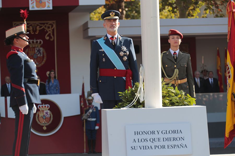 Los reyes, acompañados de la princesa de Asturias, presiden los actos por el Día de la Fiesta Nacional