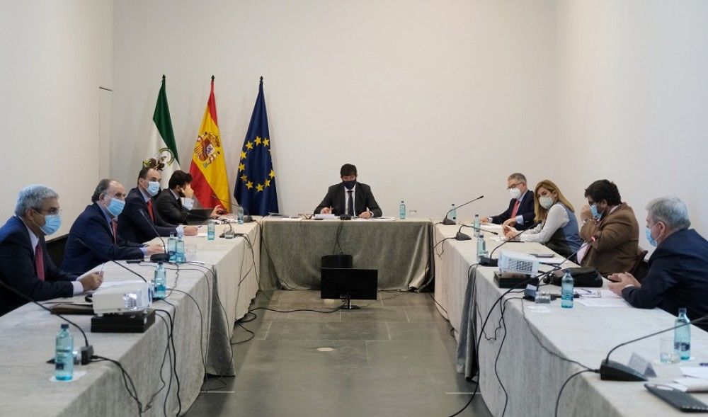 El vicepresidente andaluz detalla al sector turístico las nuevas líneas de ayudas impulsadas por la Junta