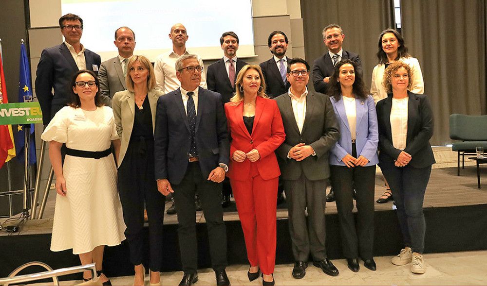 La consejera de Economía presenta a empresarios y a entidades europeas el modelo andaluz de apoyo y financiación para empresas
