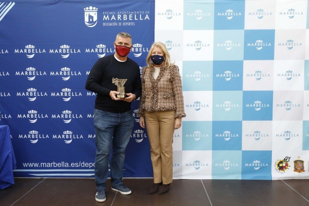 Reconocimiento municipal a los establecimientos que ofrecen descuentos a los titulares del "Carnet del Deportista"