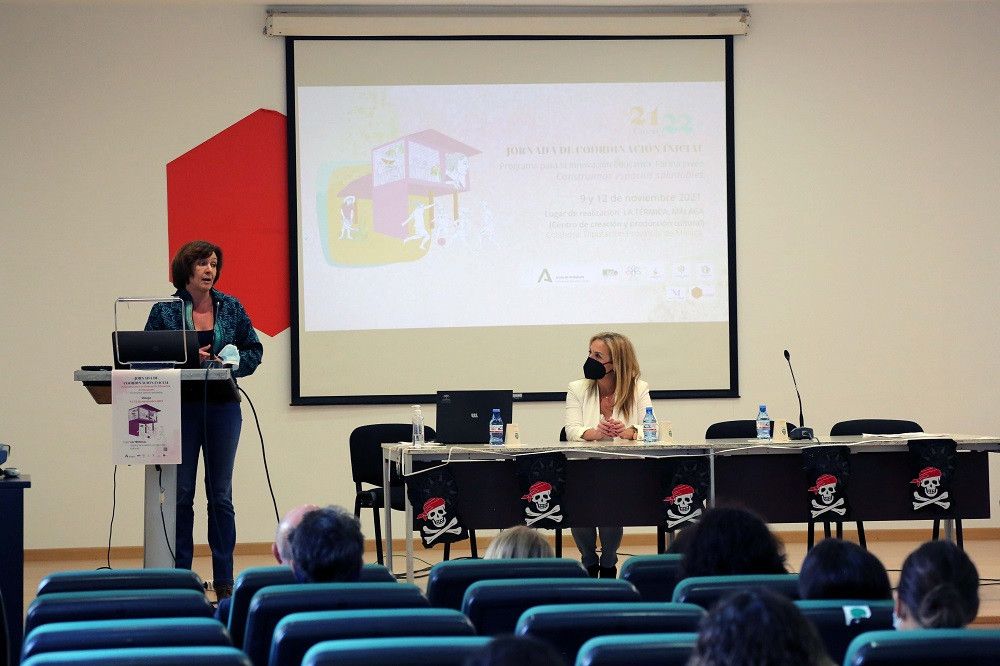 Más de quinientos profesores de la provincia reciben gracias al CPD formación para prevenir el consumo de drogas y fomentar el bueno uso de los móviles entre sus alumnos
