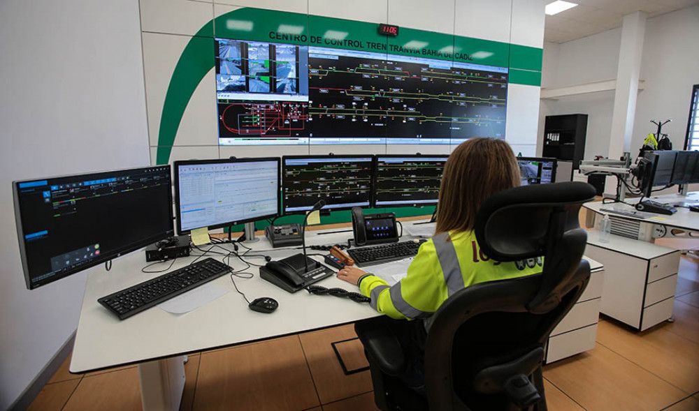 La Junta licita el equipamiento para incorporar el gemelo digital a Metro de Granada y TramBahía