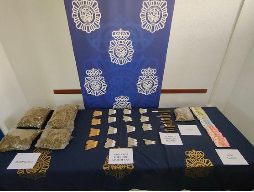 La Policía Nacional desmantela un “coffee shop” en San Pedro Alcántara dedicado a la venta y consumo de estupefacientes