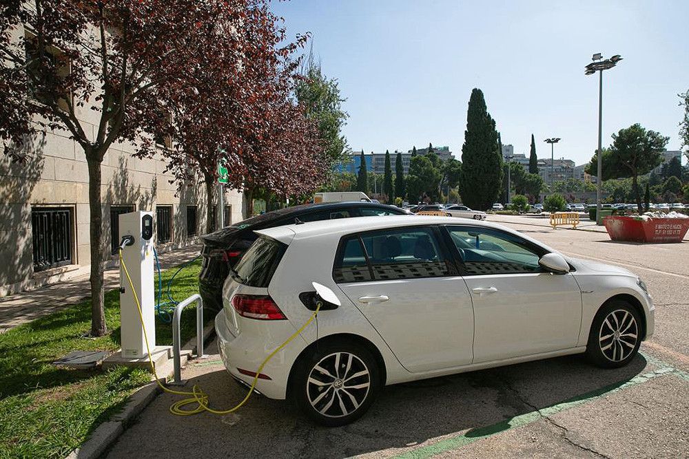 El Ministerio de Transportes dispone de 44 puntos de carga para vehículos y bicicletas eléctricos en el complejo Nuevos Ministerios