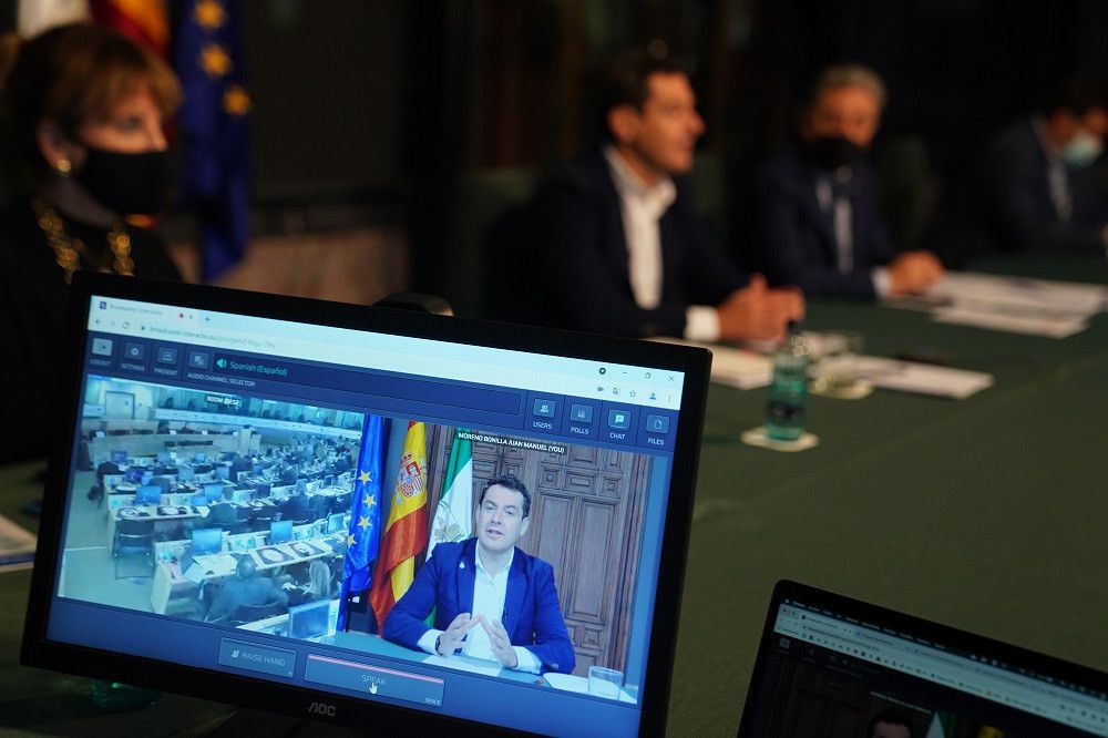El presidente andaluz plantea a la UE desde el Comité de las Regiones mecanismos de compensación que equilibren las zonas rurales con las urbanas
