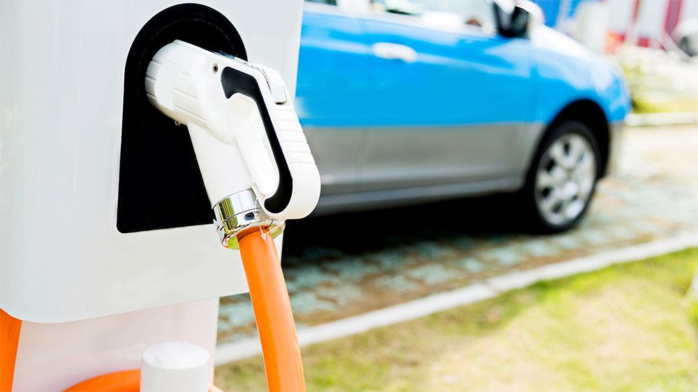 El ministerio simplifica y agiliza el procedimiento para la instalación de puntos de recarga para vehículos eléctricos en la red de carreteras del Estado